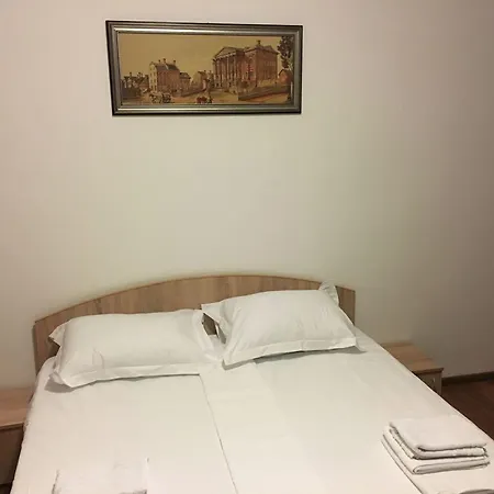 Vila Tundra בית אירוח קורבו