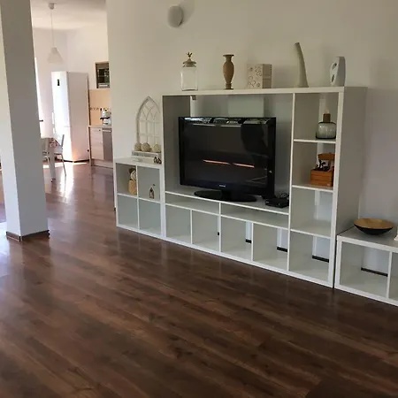 Vila Tundra קורבו